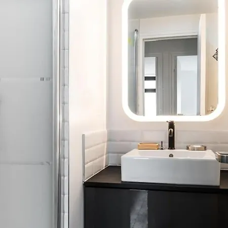 公寓 Bright & Renovated 3bd For 8 Guests In Le Marais!