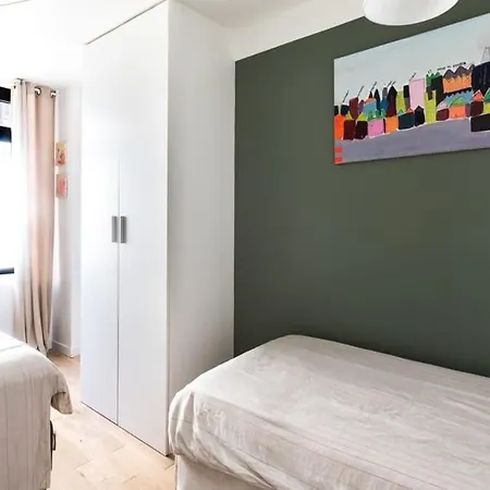 Bright & Renovated 3bd For 8 Guests In Le Marais! * Paříž