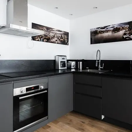 Bright & Renovated 3bd For 8 Guests In Le Marais! Appartement