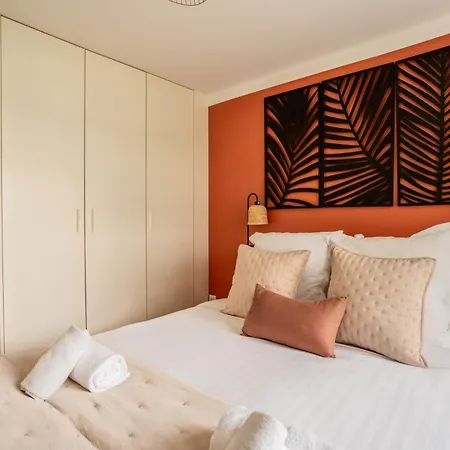 Lägenhet Bright & Renovated 3bd For 8 Guests In Le Marais! Paris