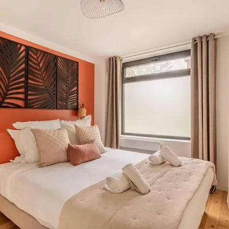 Bright & Renovated 3bd For 8 Guests In Le Marais! *