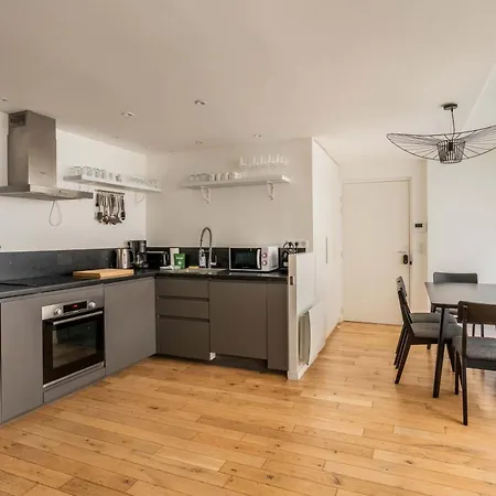 Bright & Renovated 3bd For 8 Guests In Le Marais! Paris