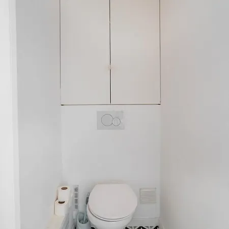 Bright & Renovated 3bd For 8 Guests In Le Marais! *