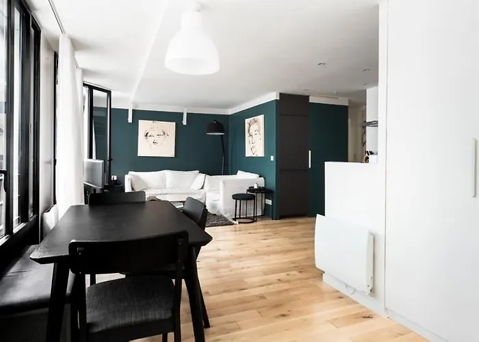 Bright & Renovated 3bd For 8 Guests In Le Marais! *