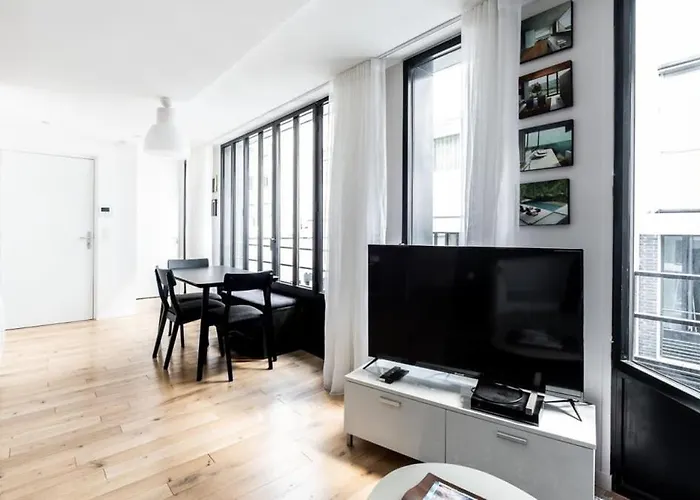 Bright & Renovated 3bd For 8 Guests In Le Marais! Paris