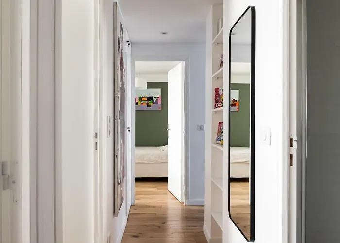 Bright & Renovated 3bd For 8 Guests In Le Marais! * Paris