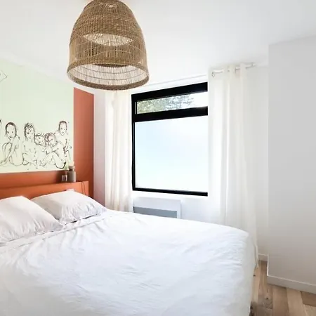 Daire Bright & Renovated 3bd For 8 Guests In Le Marais! *
